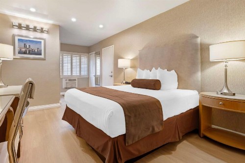 Best Western Cabrillo Garden Inn - image 9