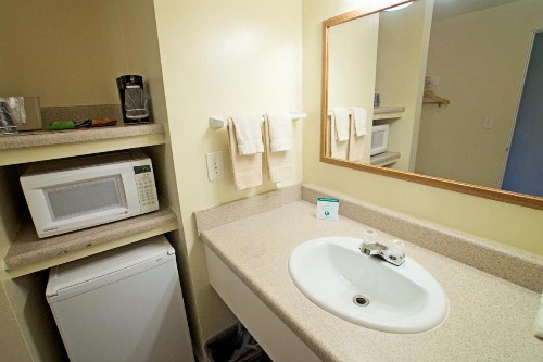 Ocean Villa Inn - image 30