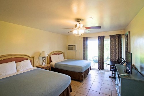 Ocean Villa Inn - image 35
