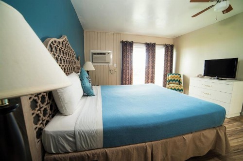 Ocean Villa Inn - image 41