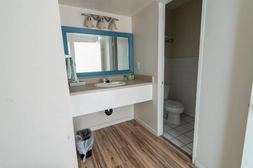 Ocean Villa Inn - image 42
