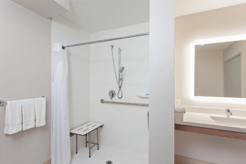 Holiday Inn Express Mira Mesa San Diego an IHG Hotel - image 5