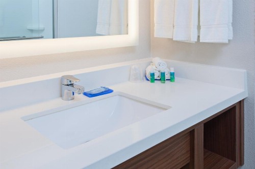 Holiday Inn Express Mira Mesa San Diego an IHG Hotel - image 9