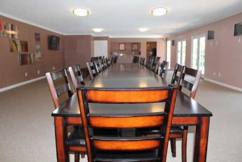 California Suites Hotel - image 19