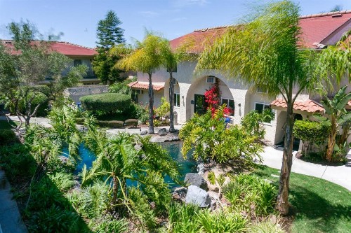 California Suites Hotel - image 25