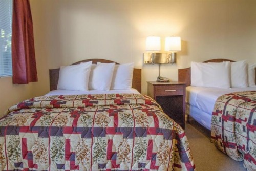 California Suites Hotel - image 3
