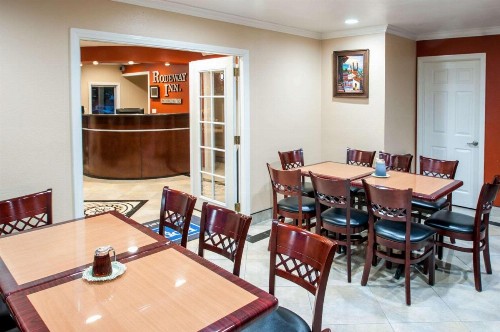 Rodeway Inn San Diego Mission Valley/SDSU - image 7