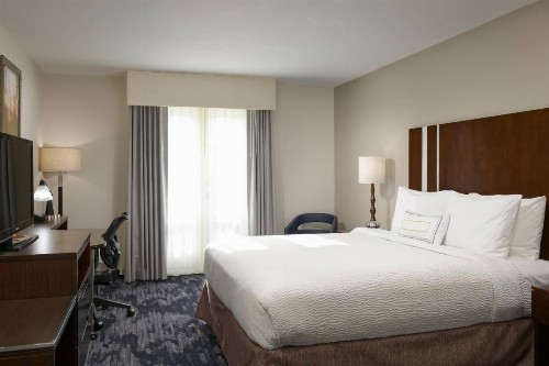Fairfield Inn & Suites San Diego Old Town - image 12