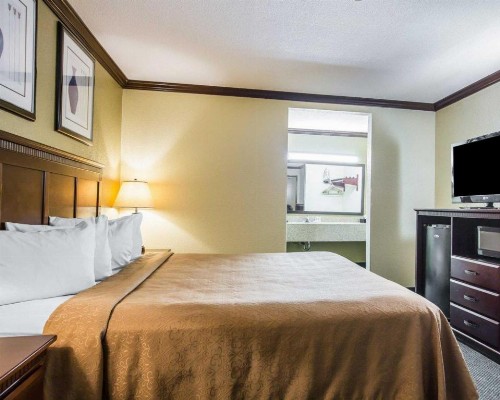 Quality Inn San Diego I-5 Naval Base - image 19