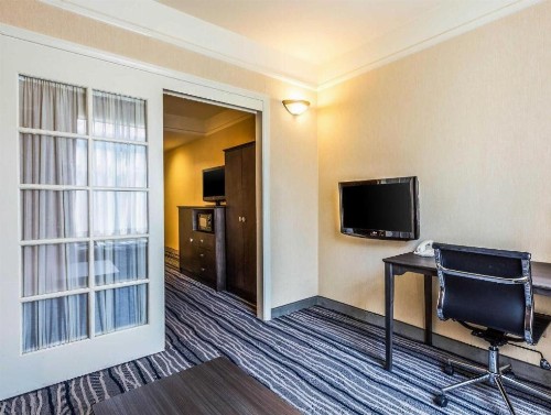 Quality Suites San Diego SeaWorld Area - image 16