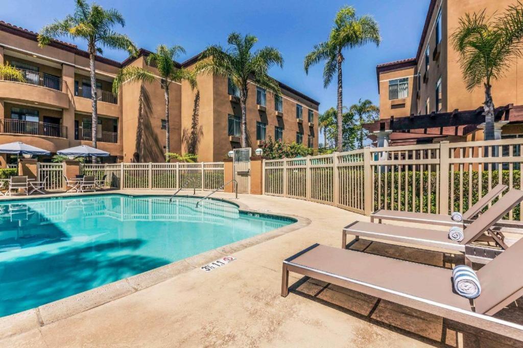 Quality Suites San Diego SeaWorld Area - image 2