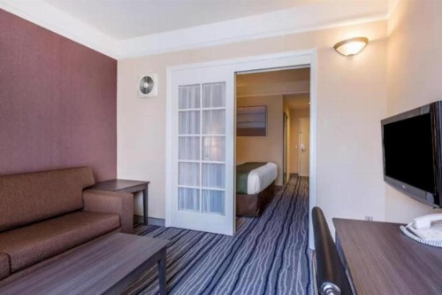 Quality Suites San Diego SeaWorld Area - image 25