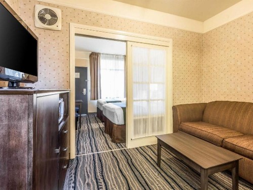 Quality Suites San Diego SeaWorld Area - image 31
