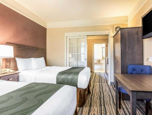 Quality Suites San Diego SeaWorld Area - image 32