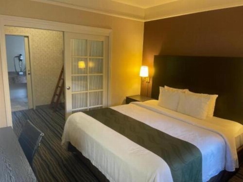 Quality Suites San Diego SeaWorld Area - image 36