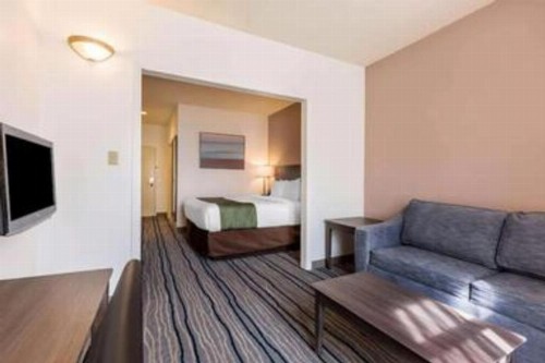 Quality Suites San Diego SeaWorld Area - image 40