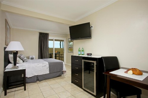 Ocean Beach Hotel - image 22