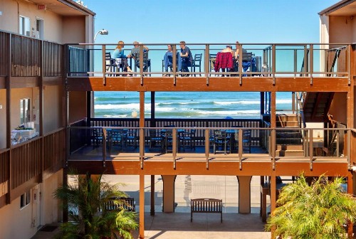 Ocean Beach Hotel - image 3
