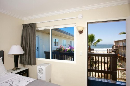 Ocean Beach Hotel - image 36