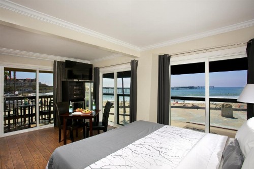 Ocean Beach Hotel - image 9