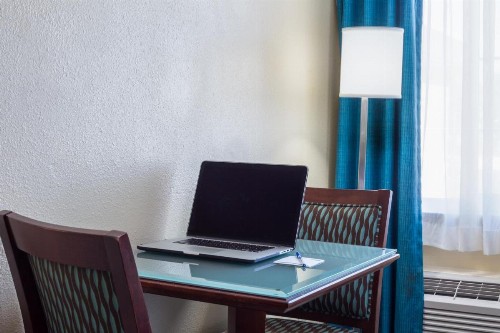 Holiday Inn Express San Diego SeaWorld an IHG Hotel - image 13