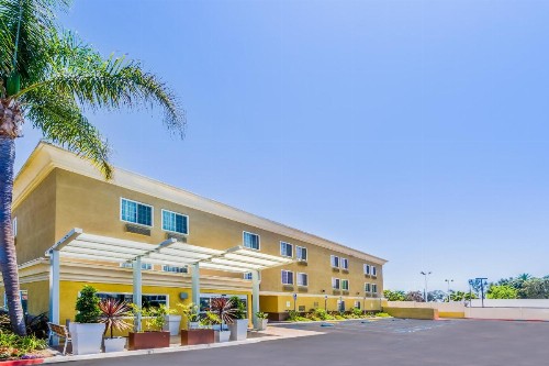 Holiday Inn Express San Diego SeaWorld an IHG Hotel - image 2