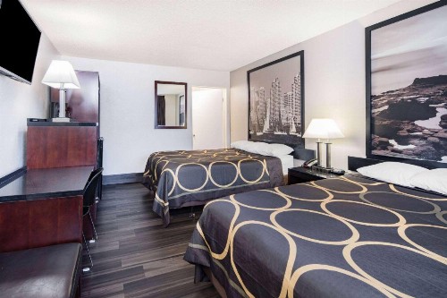 Super 8 by Wyndham San Diego Hotel Circle - image 30