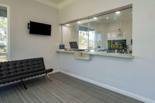 Super 8 by Wyndham San Diego Hotel Circle - image 6
