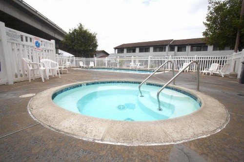 EZ 8 Motel Old Town - image 12