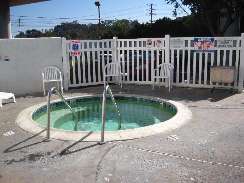 EZ 8 Motel Old Town - image 15
