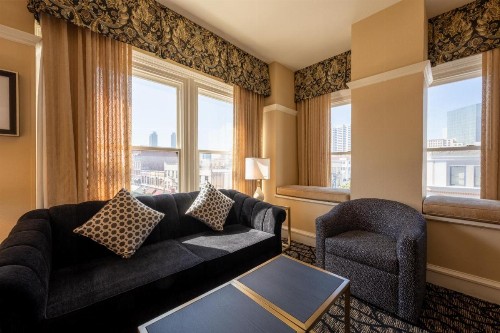 Gaslamp Plaza Suites - image 12