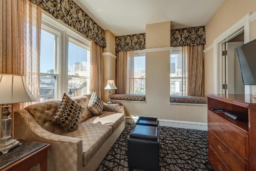 Gaslamp Plaza Suites - image 13