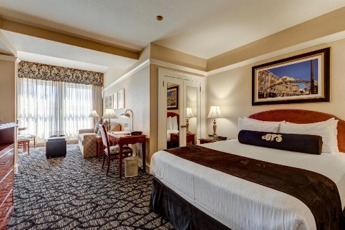 Gaslamp Plaza Suites - image 14