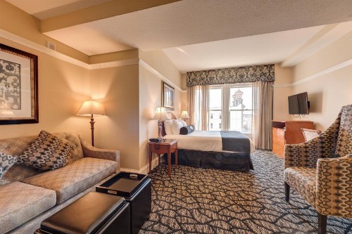 Gaslamp Plaza Suites - image 16