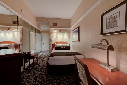 Gaslamp Plaza Suites - image 19