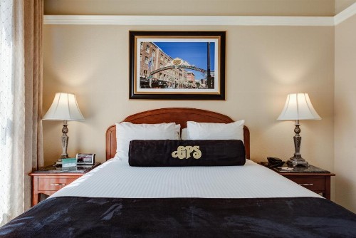 Gaslamp Plaza Suites - image 25