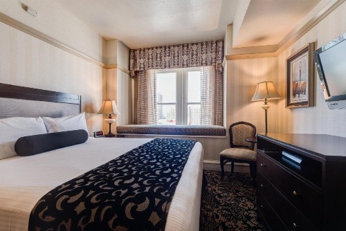 Gaslamp Plaza Suites - image 36