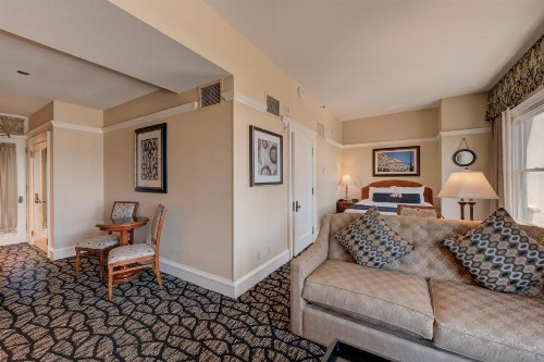 Gaslamp Plaza Suites - image 46