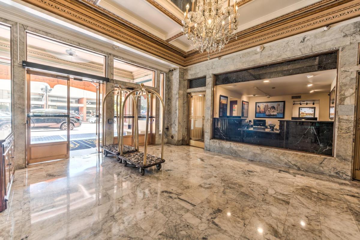 Gaslamp Plaza Suites - image 5