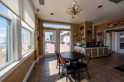 Gaslamp Plaza Suites - image 6