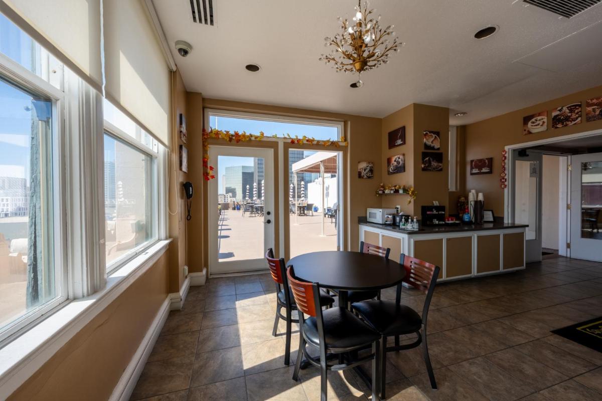 Gaslamp Plaza Suites - image 6