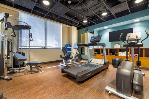 Best Western Plus Bayside Inn - image 12