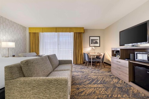Best Western Plus Bayside Inn - image 17