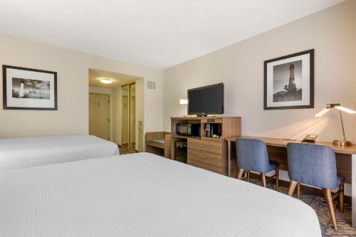 Best Western Plus Bayside Inn - image 19