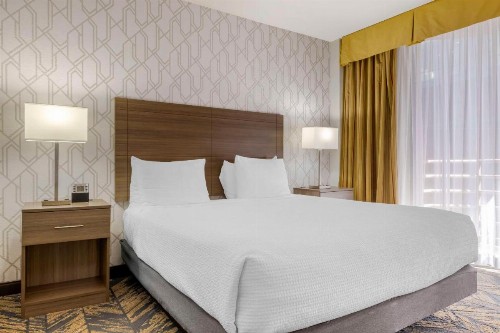 Best Western Plus Bayside Inn - image 20
