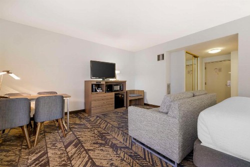 Best Western Plus Bayside Inn - image 21