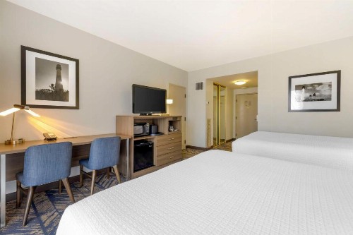 Best Western Plus Bayside Inn - image 25