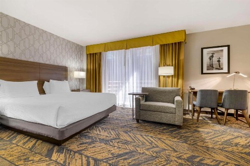 Best Western Plus Bayside Inn - image 7