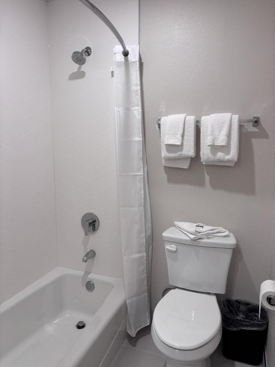 Best Western Mission Bay - image 3