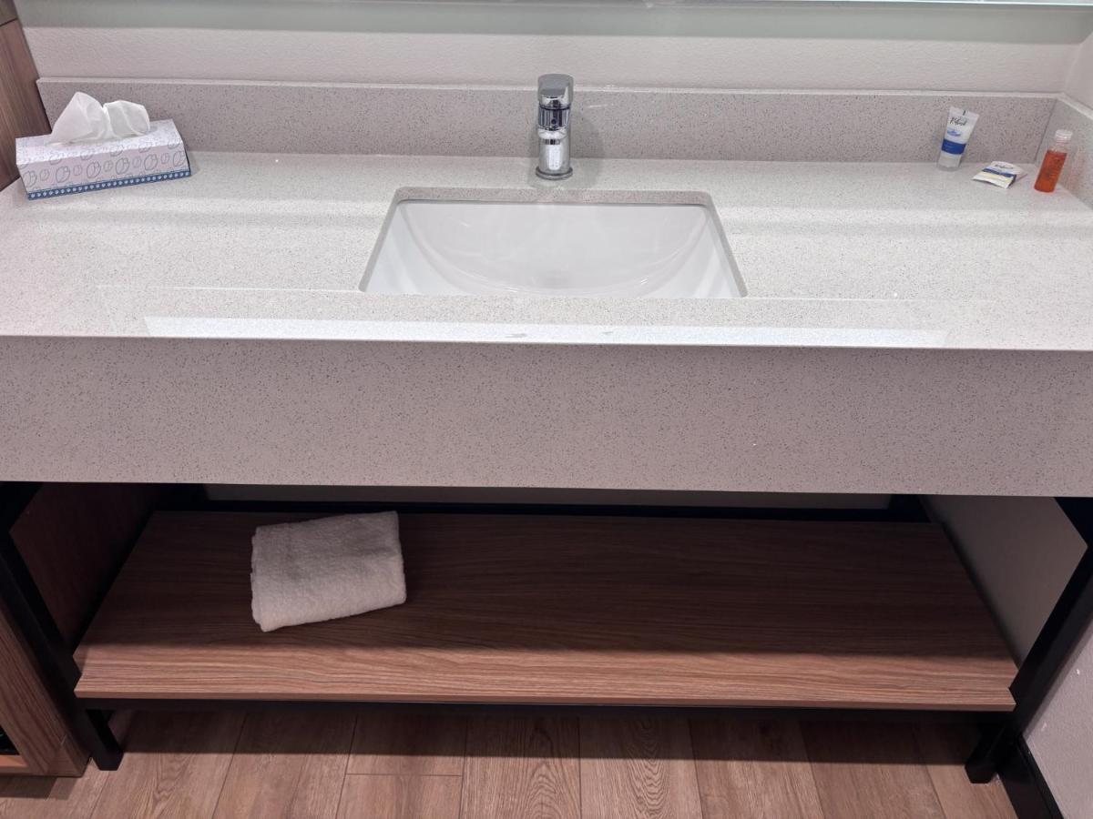 Best Western Mission Bay - image 4